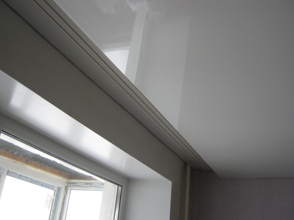 Натяжной потолок небо с облаками